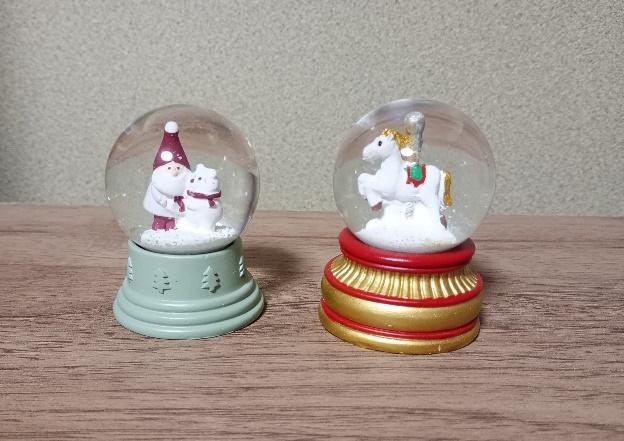 筆者撮影（ダイソー、スノーボール（木馬）・スノーボール（北欧））