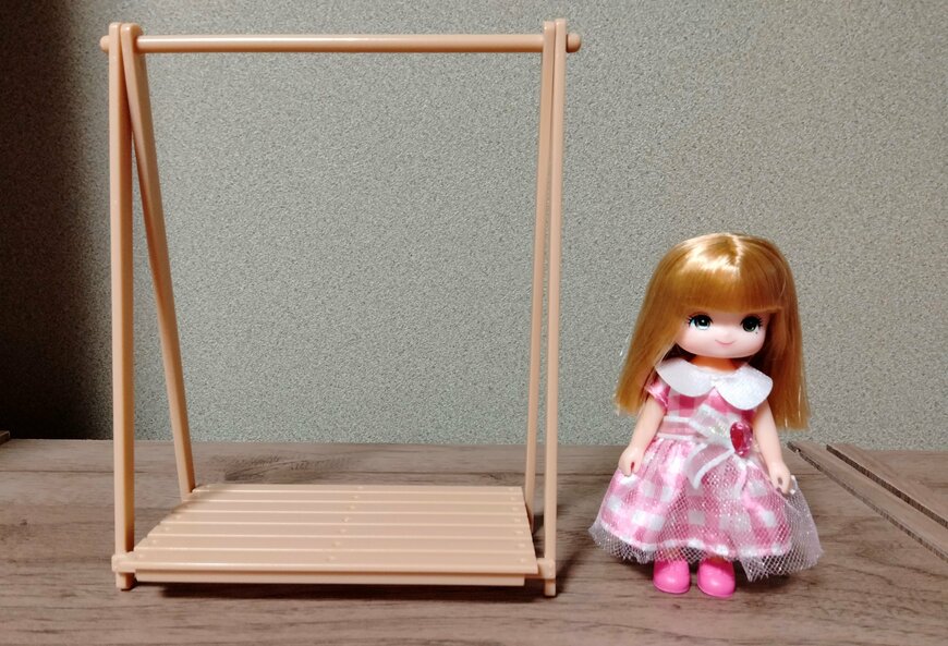 筆者撮影（セリア、ミニチュア ハンガーラック）