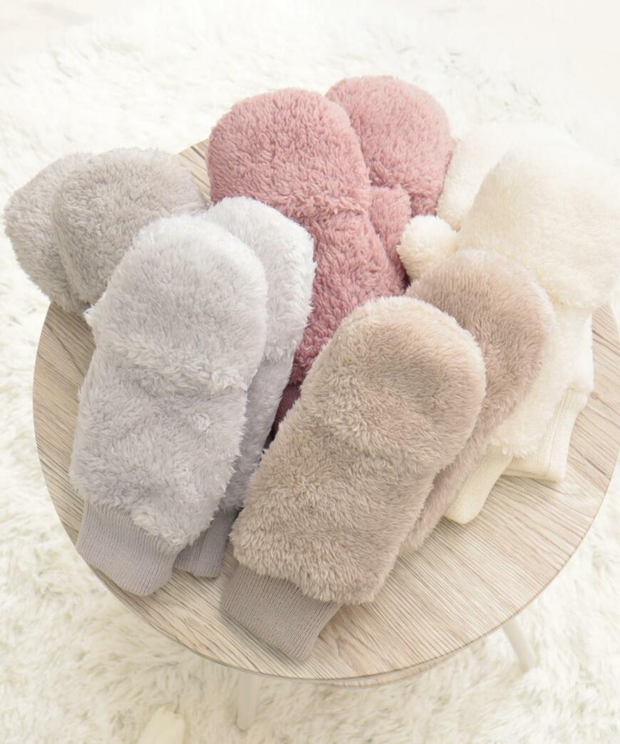 出所：ハニーズ公式通販 フード付ボア手袋