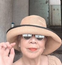 【72歳マダム】夏のワンピースコーデが素敵！リメイクバッグとの上品な合わせ方をまねしたい