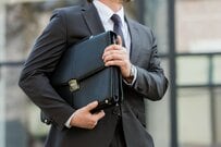 【期末・勤勉手当】国家公務員の冬のボーナスは12月10日支給で「2.375月」分に？夏の平均は約73万8500円