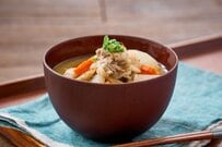 【75歳以上 後期高齢シニア】夫婦ふたり暮らしなら「月の生活費はどの程度必要？」老齢年金・貯蓄の平均データも紹介