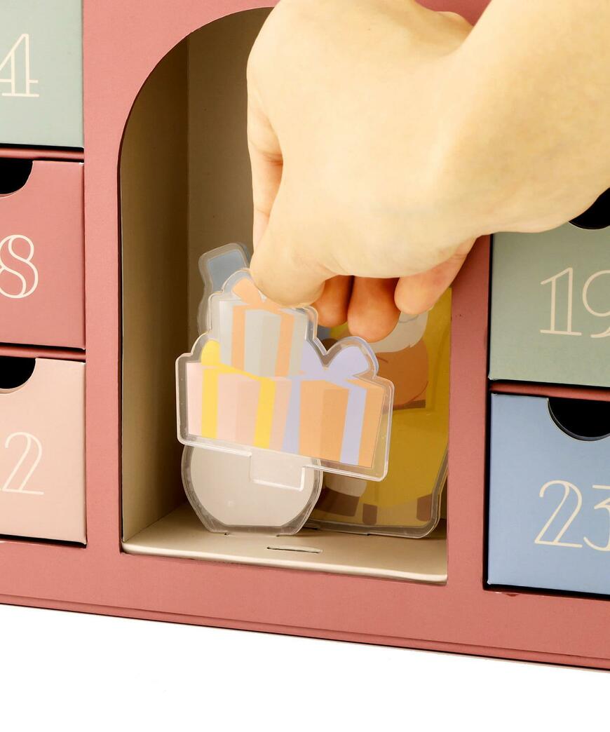 出所：パルグループ公式ファッション通販サイト 3COINS アドベントカレンダー／Family Christmas