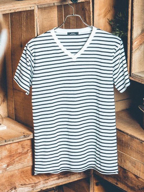 5351POUR LES HOMMES - サーフニットボーダーVネックTシャツ ¥11,880（税込）