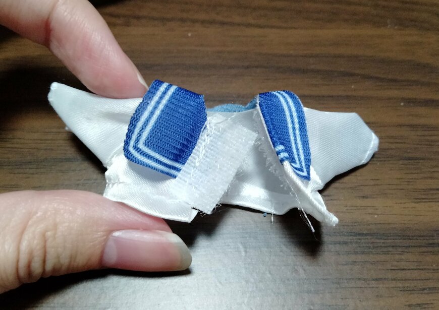 筆者撮影（ダイソー、ゆなちゃん着せ替え衣装（制服、セーラー服））