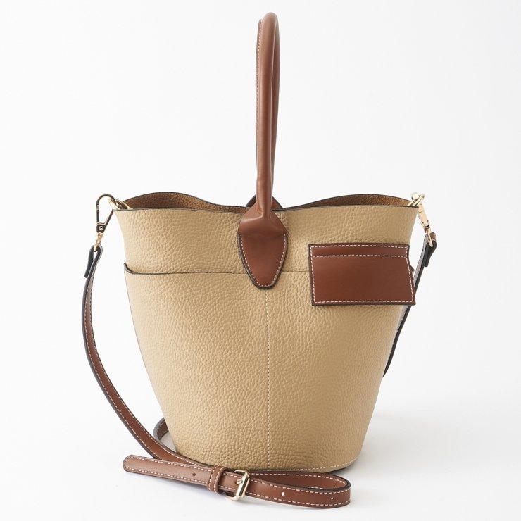 出所：しまむら　ポケット付き変形バッグ（yumi）