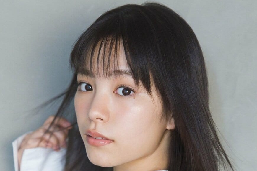 當真あみ 初めてお迎えした多肉植物「福だるま」との2ショットを投稿「かわいい」「癒やされる」の声