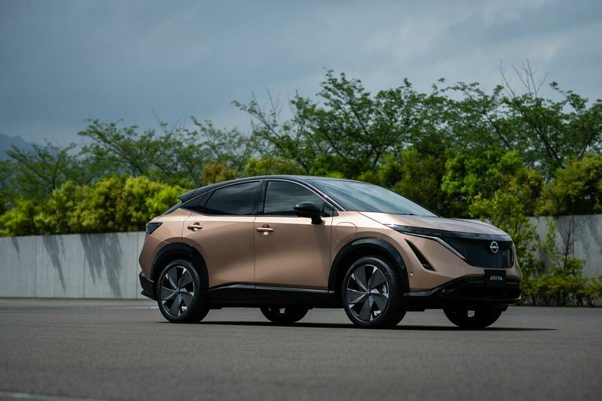 日産のプレミアム電動SUV「アリア」リーフとの違いは？新時代の電気自動車を解説