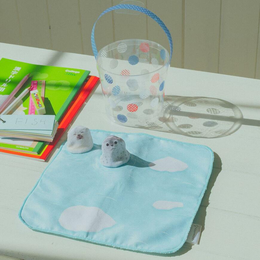 フェリシモ、ひょっこりのぞく水族館ハンドタオル画像