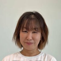 【変身】髪のダメージに悩む面長女性がショートで大胆イメチェン！美しい仕上がりに晴れやかな笑顔