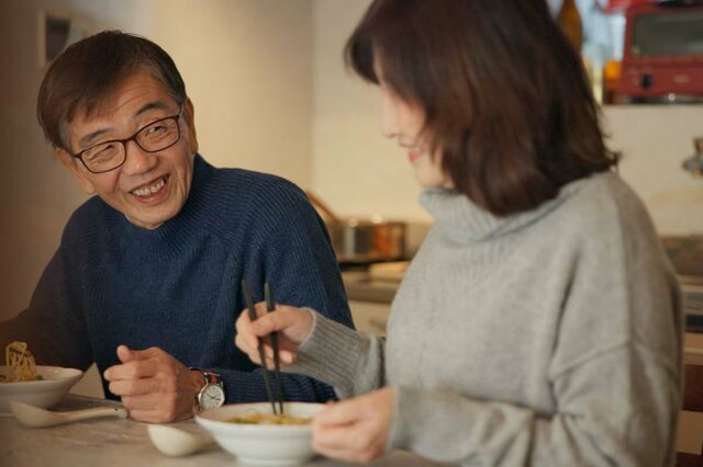 【厚生年金＋国民年金】「平均年収300万円」で30年間働いた人、受給できる《年金月額》の目安はいくら？