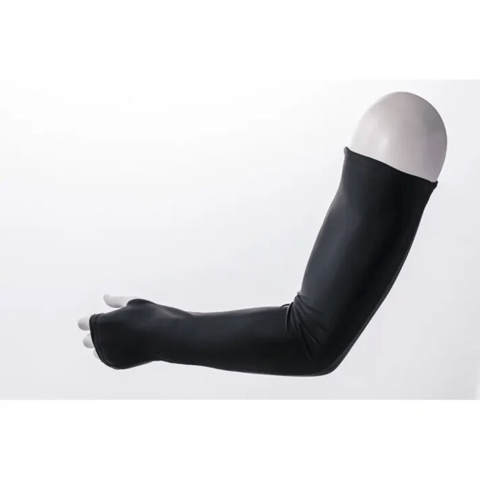 日焼けしやすい手の甲までをすっぽりとカバー