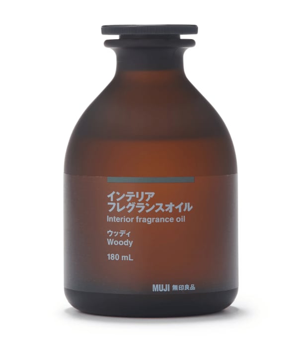 ユーカリやヒノキなどをブレンドした、温かみのある香り