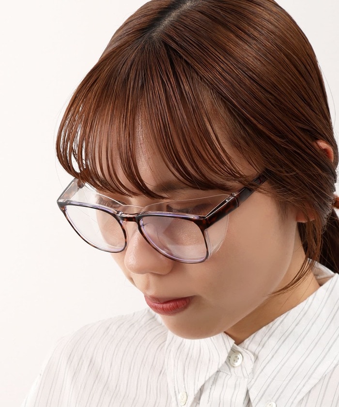 お洒落なデザインなので外出先でもコーデを邪魔せず着用可能