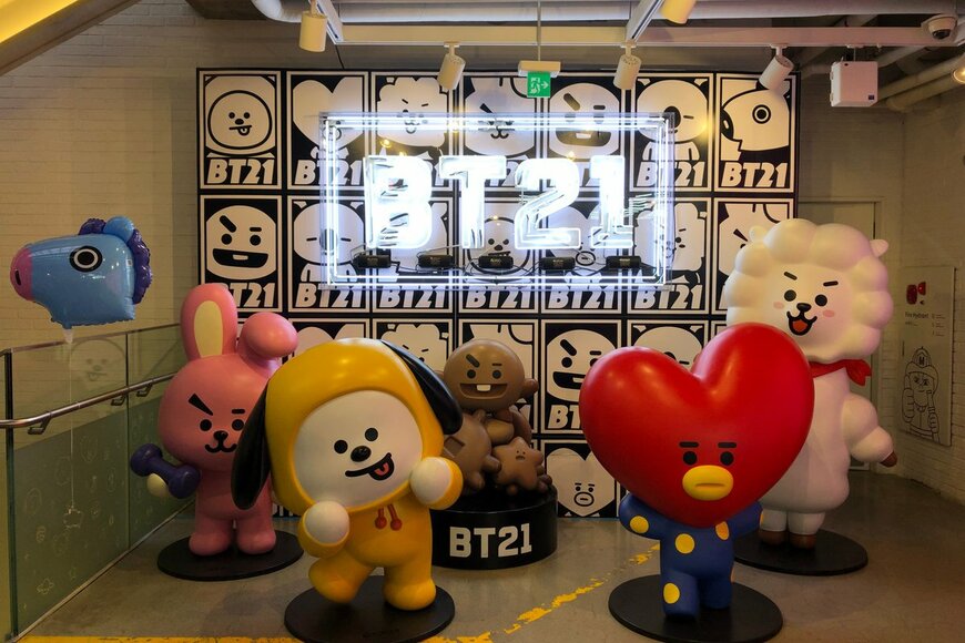 ARMYが【ファミマ】に集結。限定「BT21いちごタルト」映えてめちゃかわっ！