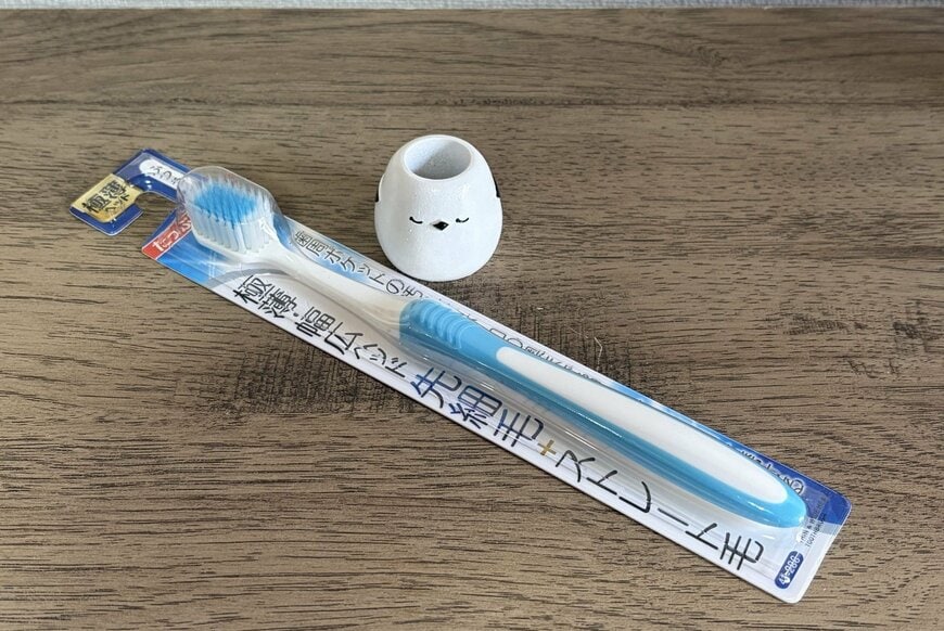 筆者撮影（セリア、歯ブラシスタンド シマエナガ型）