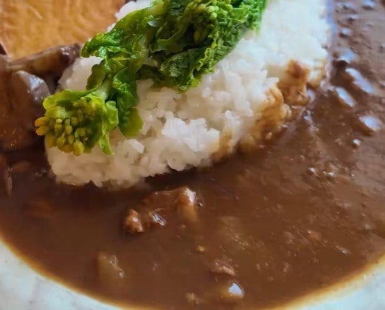 静岡県の道の駅で味わう！彩り鮮やかな「野菜カレー」　地元野菜たっぷりで「間違いなくおいしい」