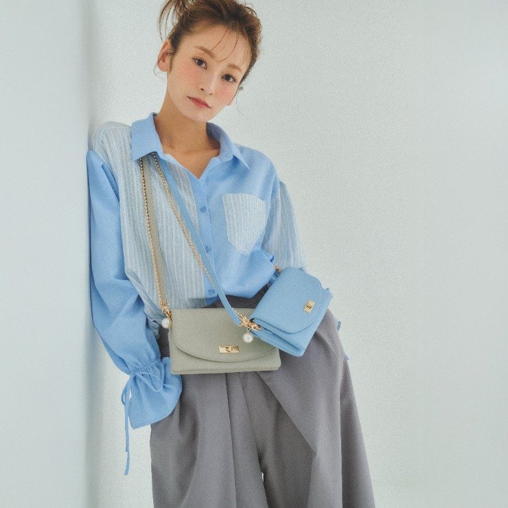 しまむら公式　レディース　ブラウス（西山茉希）の画像