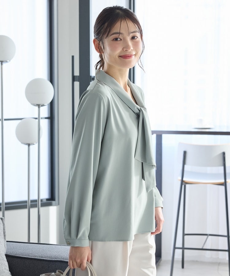 パールリング付きボウタイブラウス 着用シルエット