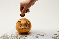 40代と60代で貯蓄額はこんなに違う!その理由は退職金?