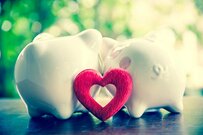 熟年夫婦「やっておけばよかった…」＆若夫婦「後悔したくない！」ともに第1位に挙がったこととは？