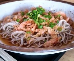 静岡県の道の駅で見つけた「桜えびづくし」のそば＆天重　「全然違う味わい」「どちらも主役」と絶賛の声