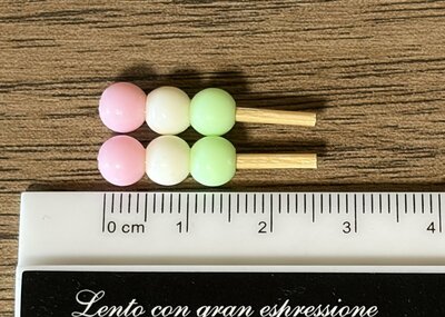 筆者撮影(セリア、ドール だんご・和菓子)