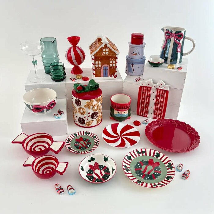 食卓から仮装までパーティーを最高に盛り上げてくれるアイテムが勢揃い