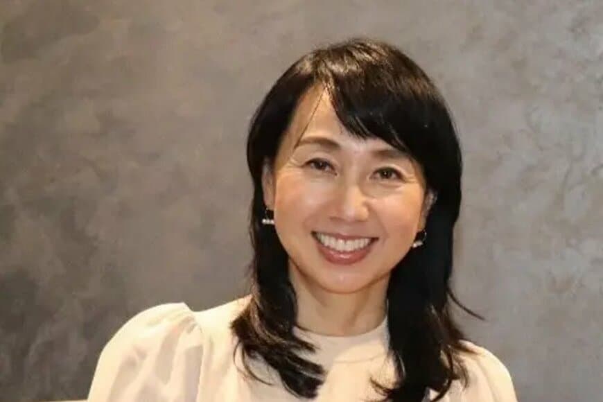 東尾理子がカナダで満開の桜を背景にした家族ショットを公開。子供たちと一緒に春を満喫する微笑ましい姿を披露し、仲睦まじい親子の様子が反響を呼ぶ