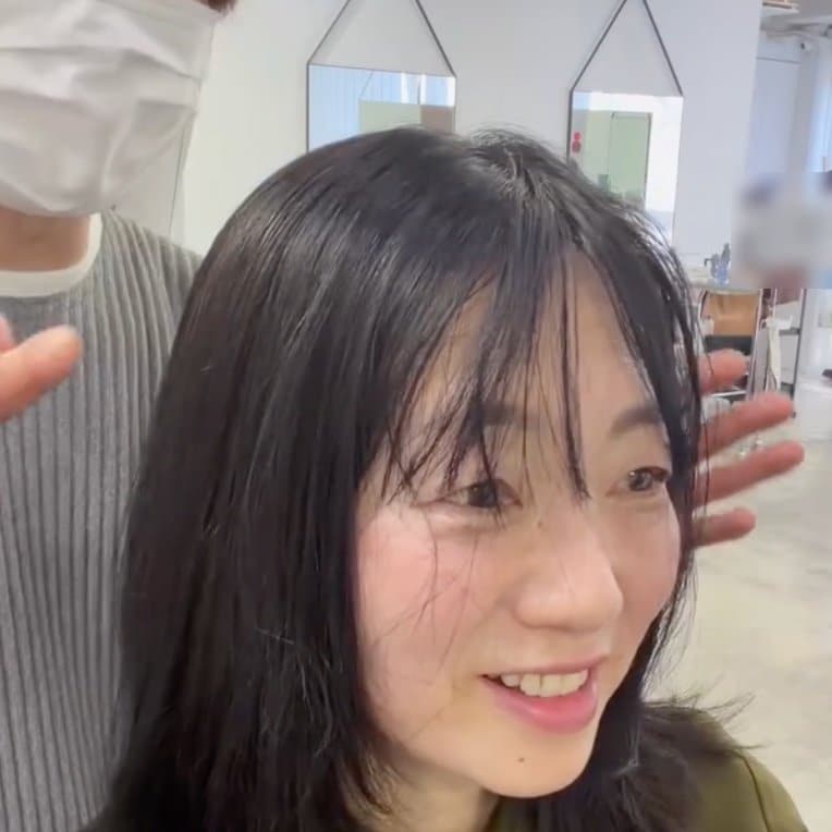 「若々しく」髪を軽やかにしたい女性がイメチェンに成功！アフター姿が「エレガントで魅力的！」と反響
