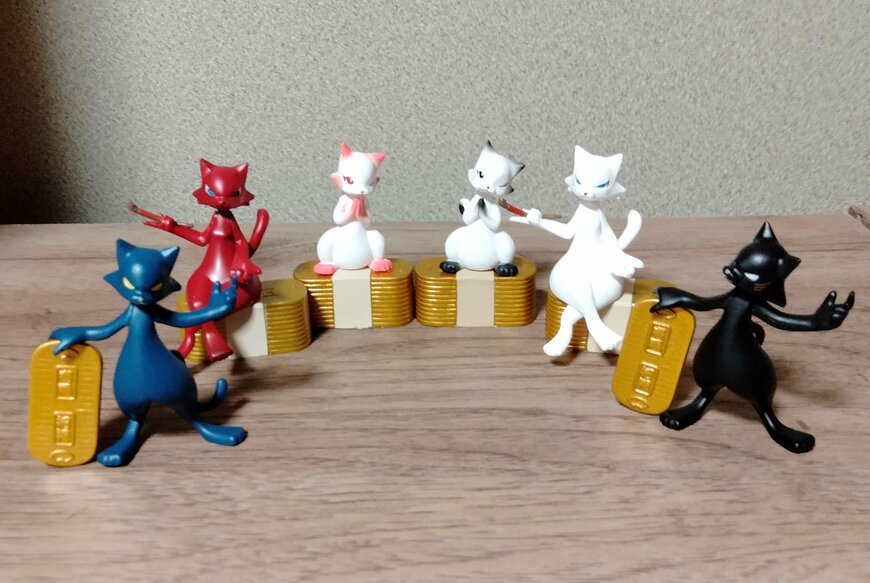 筆者撮影（スタンド・ストーンズ、強欲招き猫）