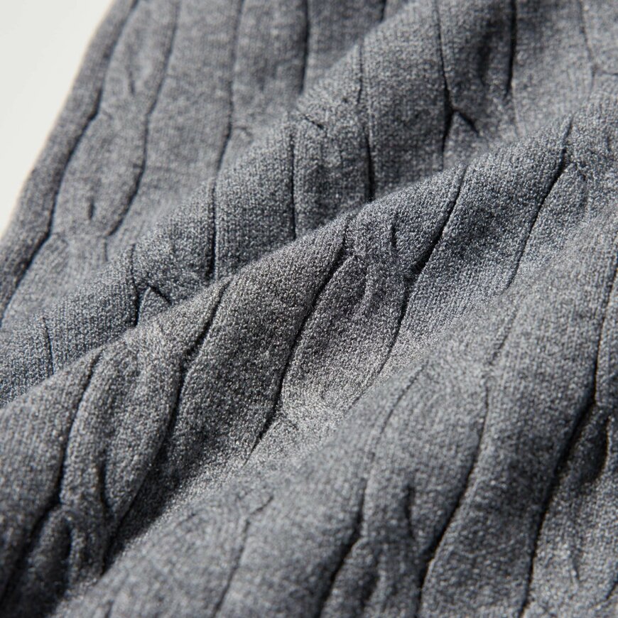 出所：ユニクロ公式　ウォッシャブルニットケーブルパンツ