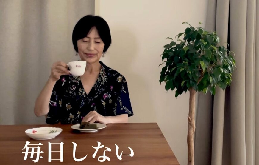 お茶の時間を楽しむ様子