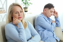 「濡れ落ち葉」亭主にうんざり、子持ち女性に増える定年離婚願望