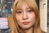 【骨スト】金髪ミディアムヘアの女性がプロの技で大変身！「別人！すごく可愛い」と話題に