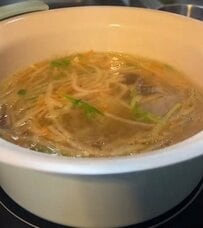 元料理人の父が、病み上がりの娘に作る「芯まで温まるお弁当」こだわりの参鶏湯風スープに驚き！