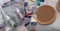【100均DIY】ダイソーの「レジン」で作る“おしゃれコースター”に思わず心がときめいてしまう！