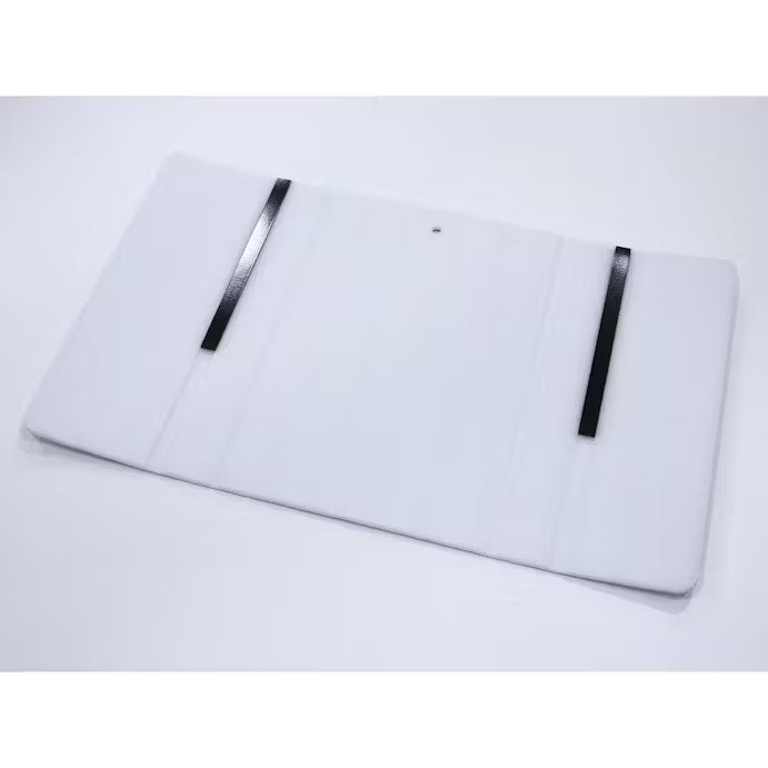 室外機の上に置くだけで節約効果を高めてくれる日よけパネル