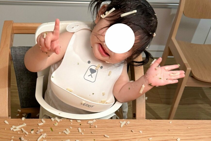 「母許すことしかできない」うどんを“全身で食べる”1歳娘のスマイルがXで話題