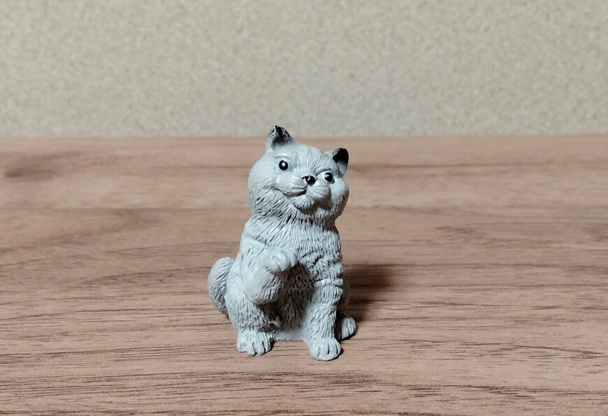 筆者撮影（ダイソー、レジン置物（スコティッシュフォールド））