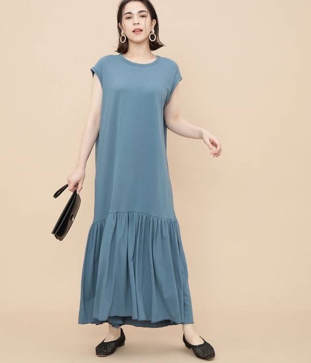 ADAM ET ROPÉ - 裾ティアードワンピース ¥13,000（税込）