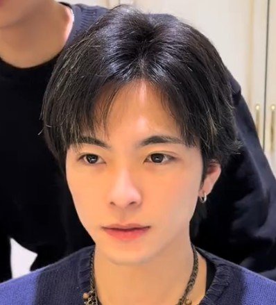 髪が伸びかけの男性 「いい感じに伸びるようにしたい」リクエストした結果がカッコいいと話題に