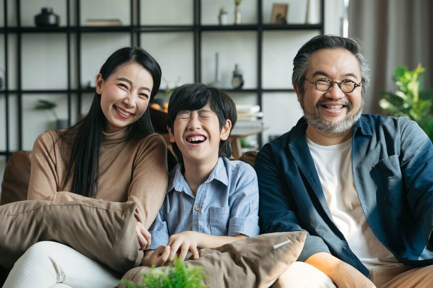 【年代別の年金一覧表】厚生年金・国民年金「60歳～90歳代以上」の人は平均いくらもらっている？