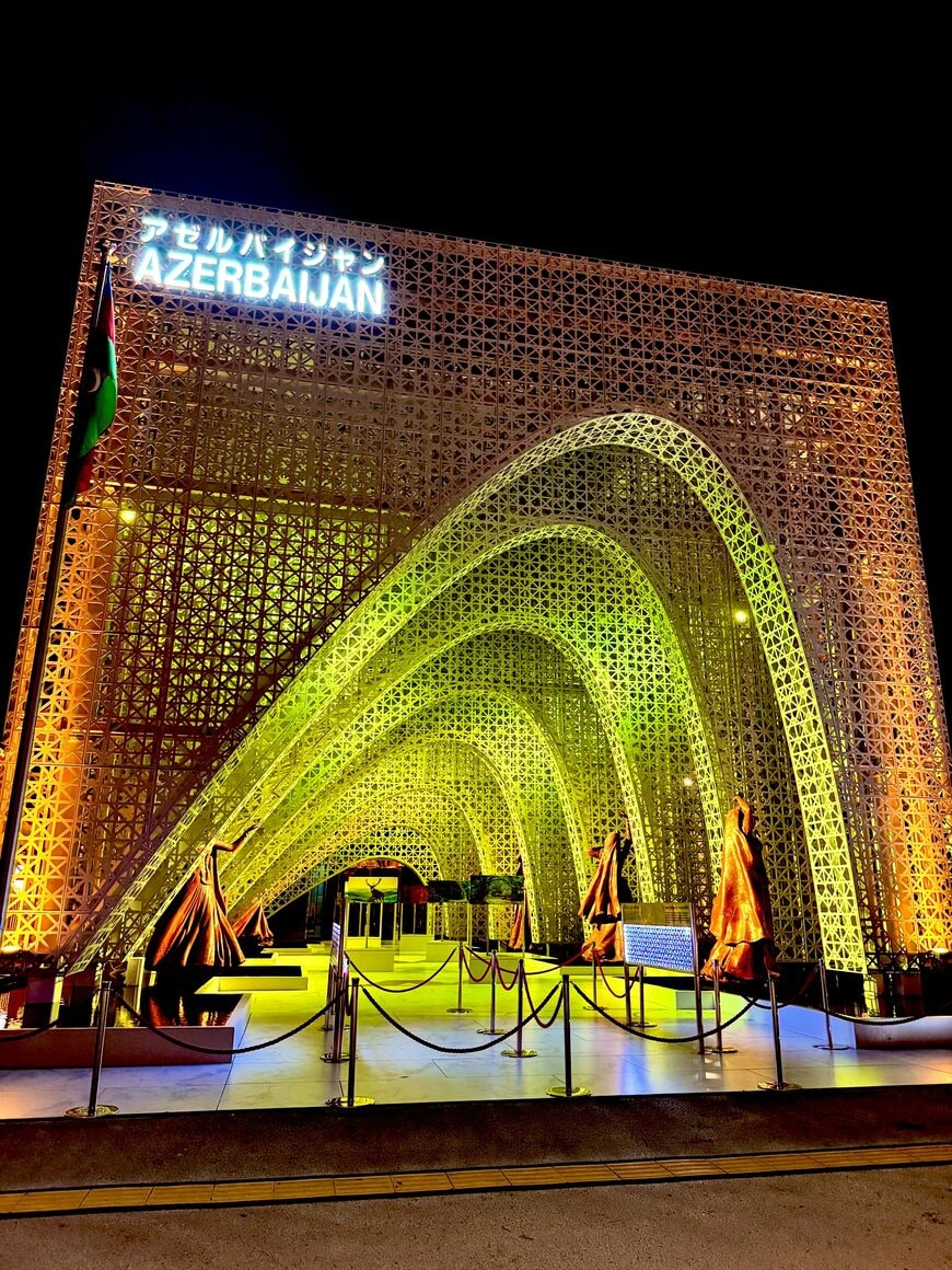 電気がついたパビリオン