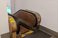 現存する「世界最古のエスカレーター」に目を疑う　100年以上前のデザインに「古さを感じない」