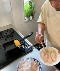 作り置き活用で時短！シングルファザーが高校生の子どもに作る「サラダチキン弁当」が話題