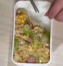 朝の15分でパパッと完成！自称・不器用さんが作る【炒飯＆ポークケチャップ弁当】が「手軽で美味しそう」と絶賛の嵐 マヨネーズと醤油が決め手！冷蔵庫の余り物で作れる最強時短術