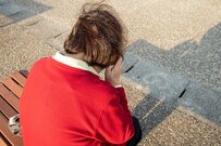 65歳以降に介護保険料の負担が急に増えた！？《知っておきたい》65歳から保険料が高くなる理由を解説！第1号被保険者の負担額は平均「月額約8000円」