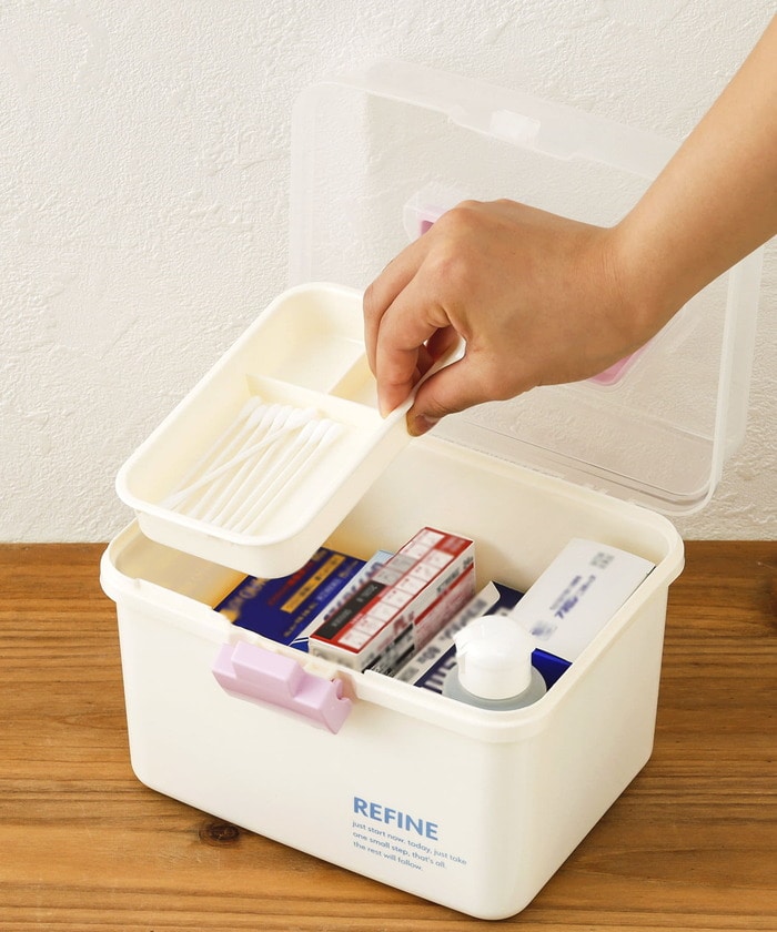 上段の仕切りトレイは取り外しが可能