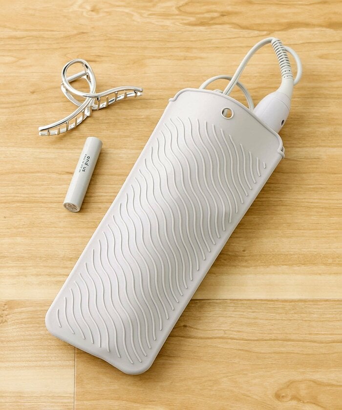 耐熱温度230℃のシリコーンゴムでできた「2WAYヘアアイロンカバー」